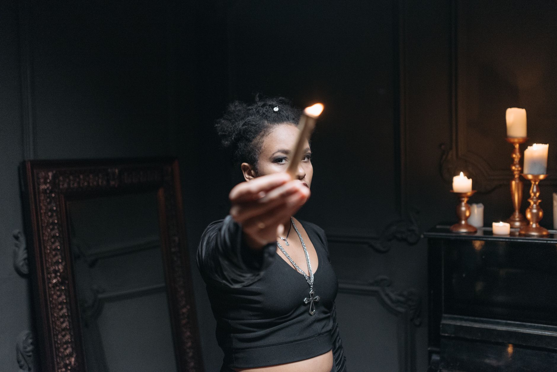 Best way to put out a candle
