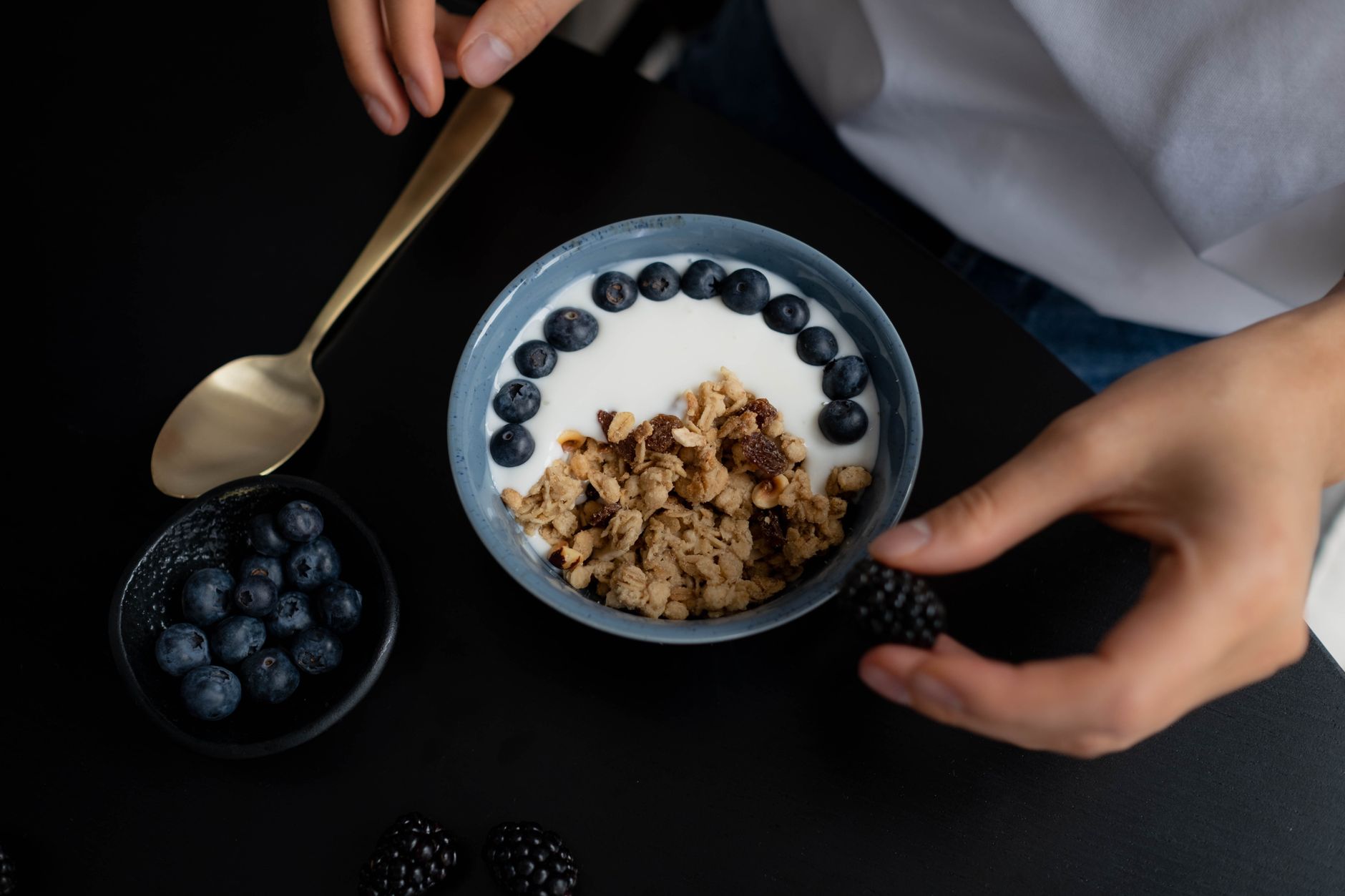Blackberries vs blueberries taste