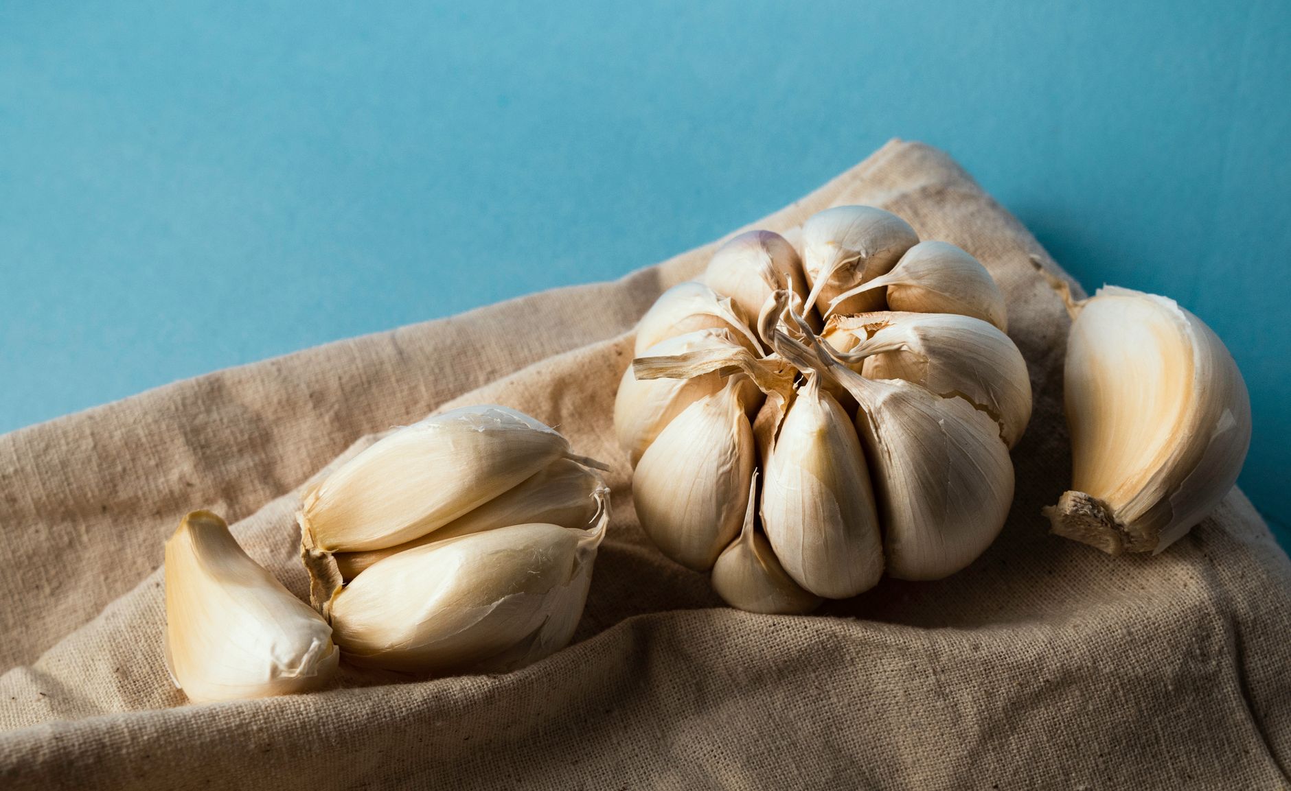 How much garlic puree equals a clove